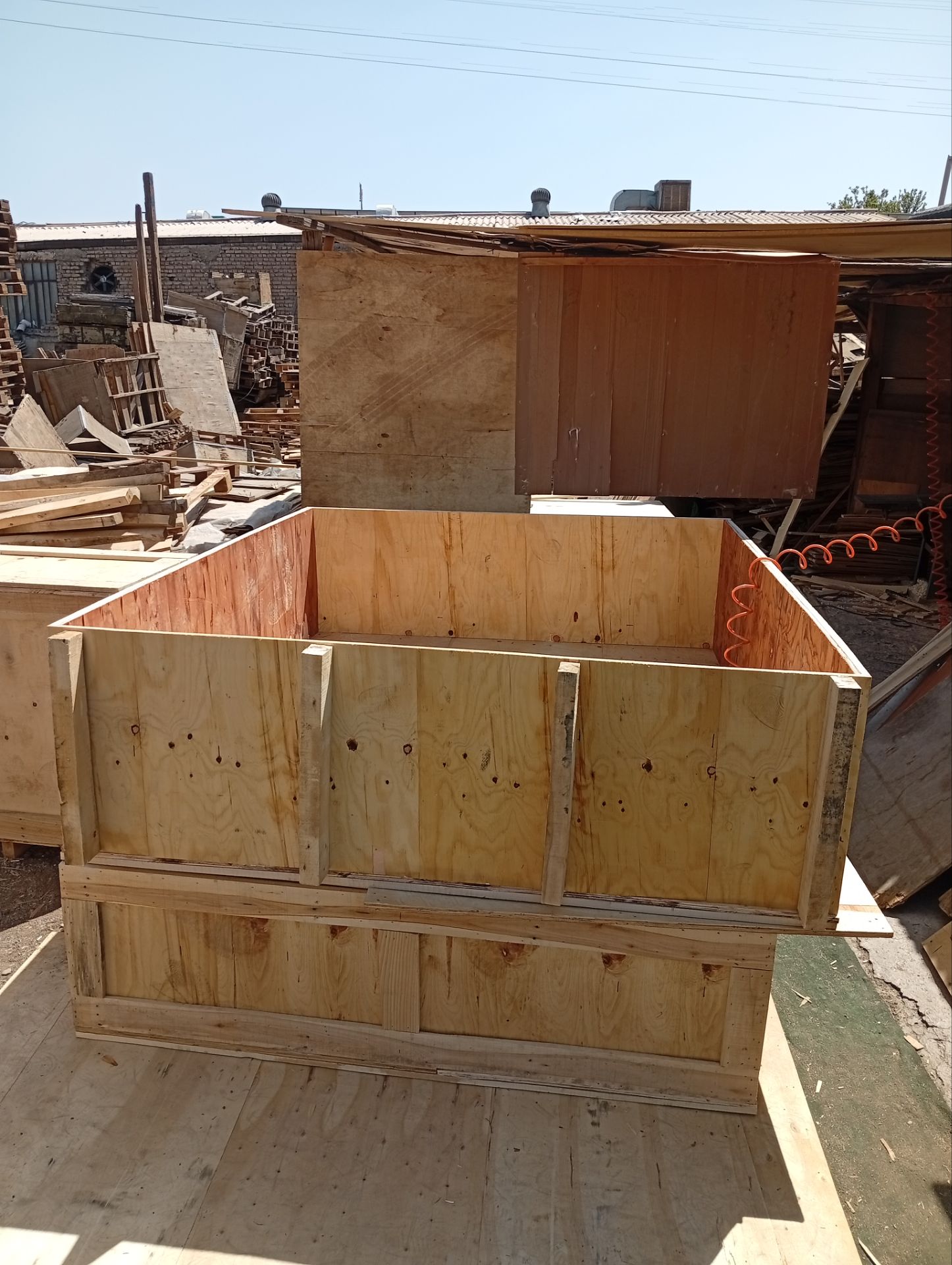 بررسی ویژگی‌ های جعبه پالت استاندارد صنعتی
