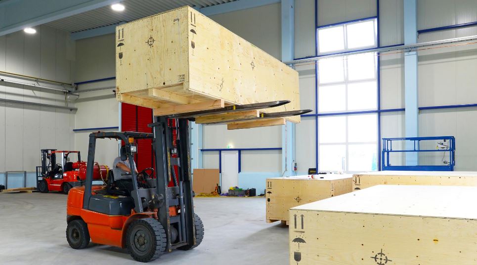 باکس پالت چوبی مناسب حمل بارهای سنگین چه ویژگیهایی دارد؟